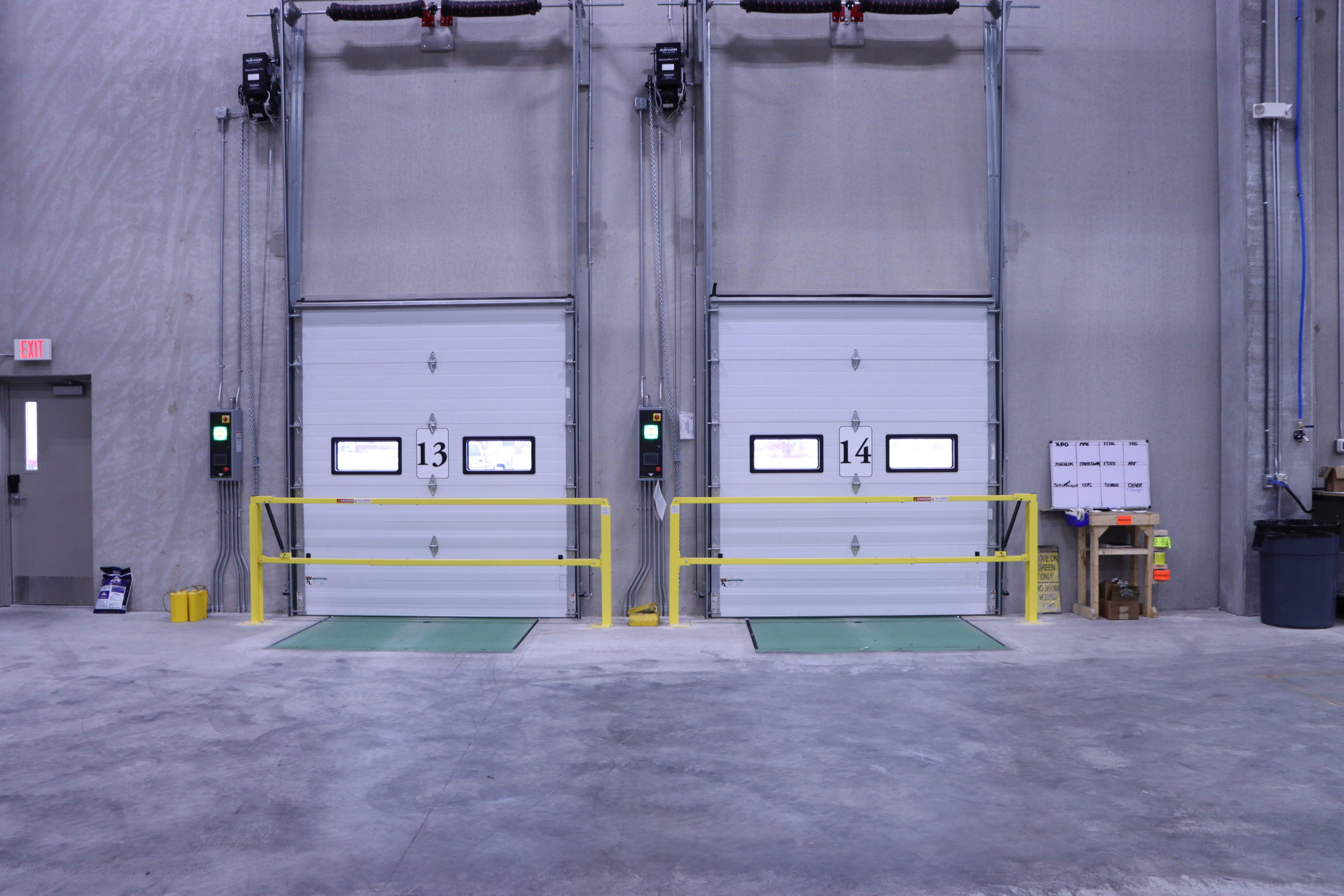 EdgeSafe® Loading Dock Safety Gate PS Safety Access™