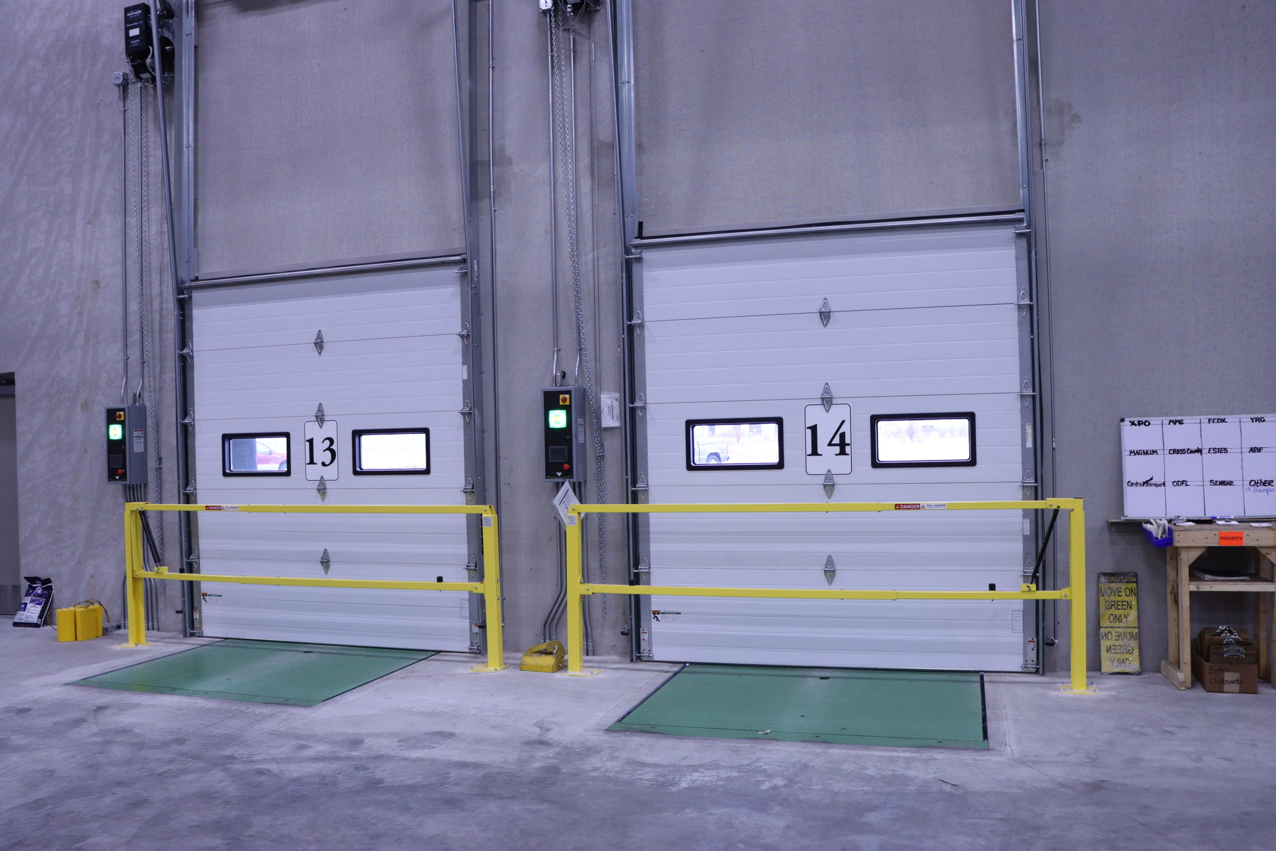 EdgeSafe® Loading Dock Safety Gate PS Safety Access™